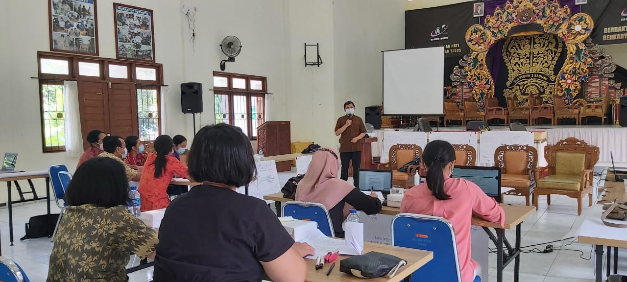 PERKUAT KOMUNIKASI DENGAN ORANGTUA SISWA DI DIKLAT GURU SAHABAT KELUARGA