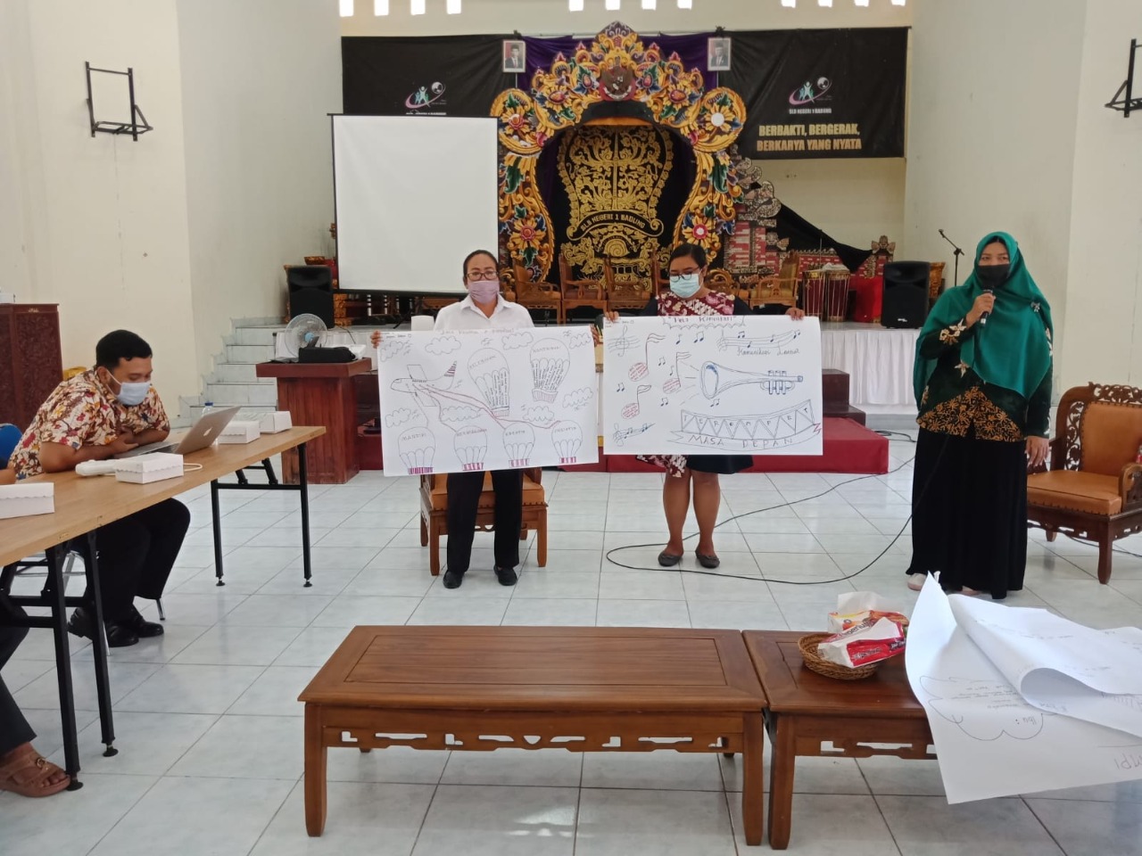 PERKUAT KOMUNIKASI DENGAN ORANGTUA SISWA DI DIKLAT GURU SAHABAT KELUARGA