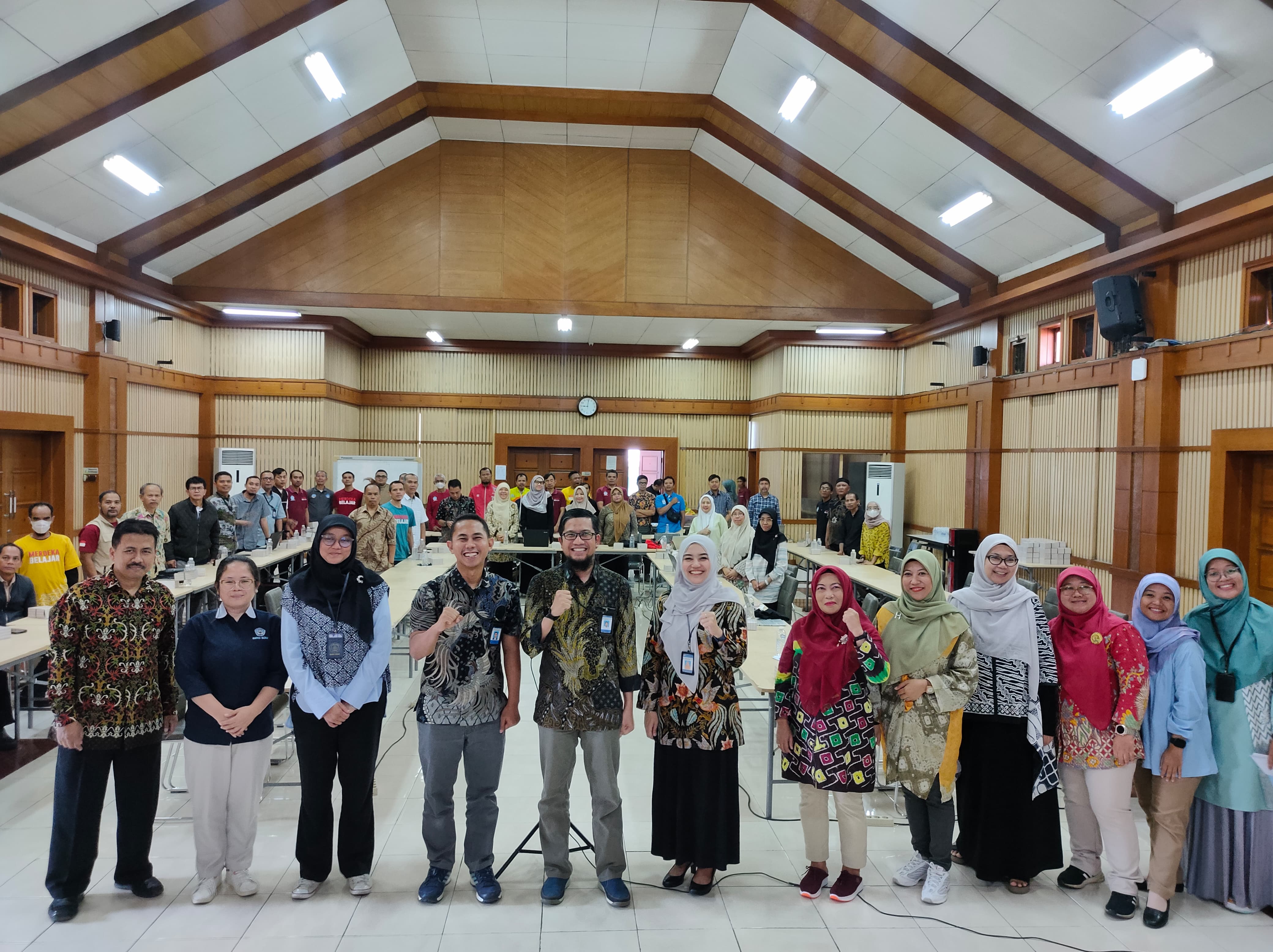 Penyegaran Terkait Perundang-undangan di Bidang Ketataletaksanaan dan Kepegawaian