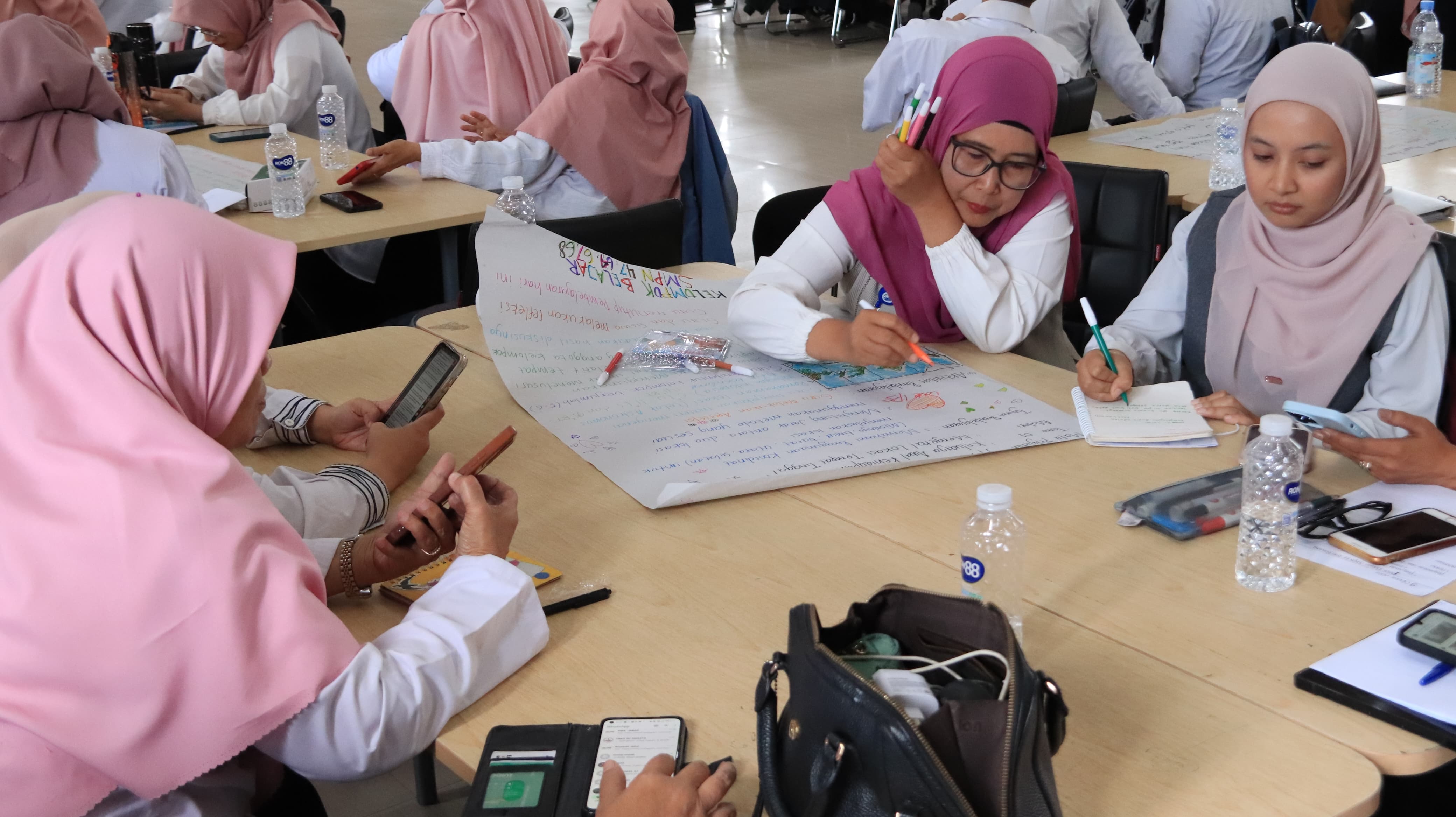 Pojok Belajar SMPN 67 Kota Bandung:"Penguatan Metode Pembelajaran Literasi Numerasi"