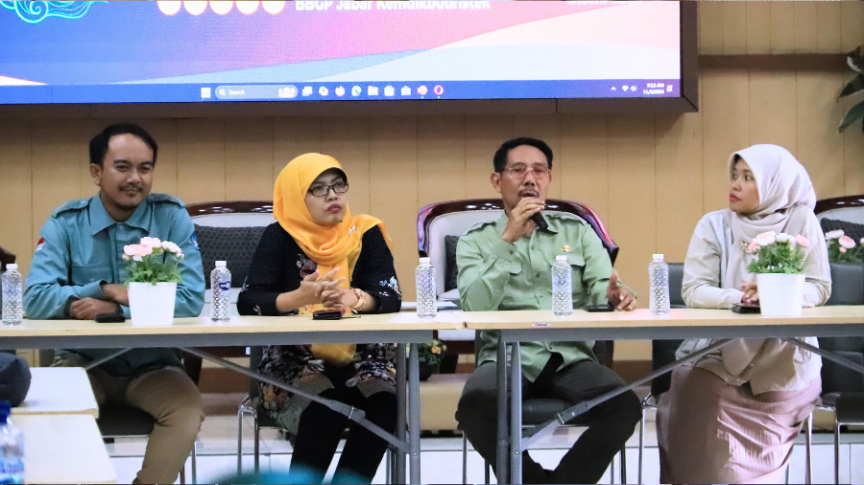 Pojok Belajar: Kunjungan Guru, Kepala Sekolah, Pengawas Sekolah, dan Perwakian Disdikbud Kabupaten Subang