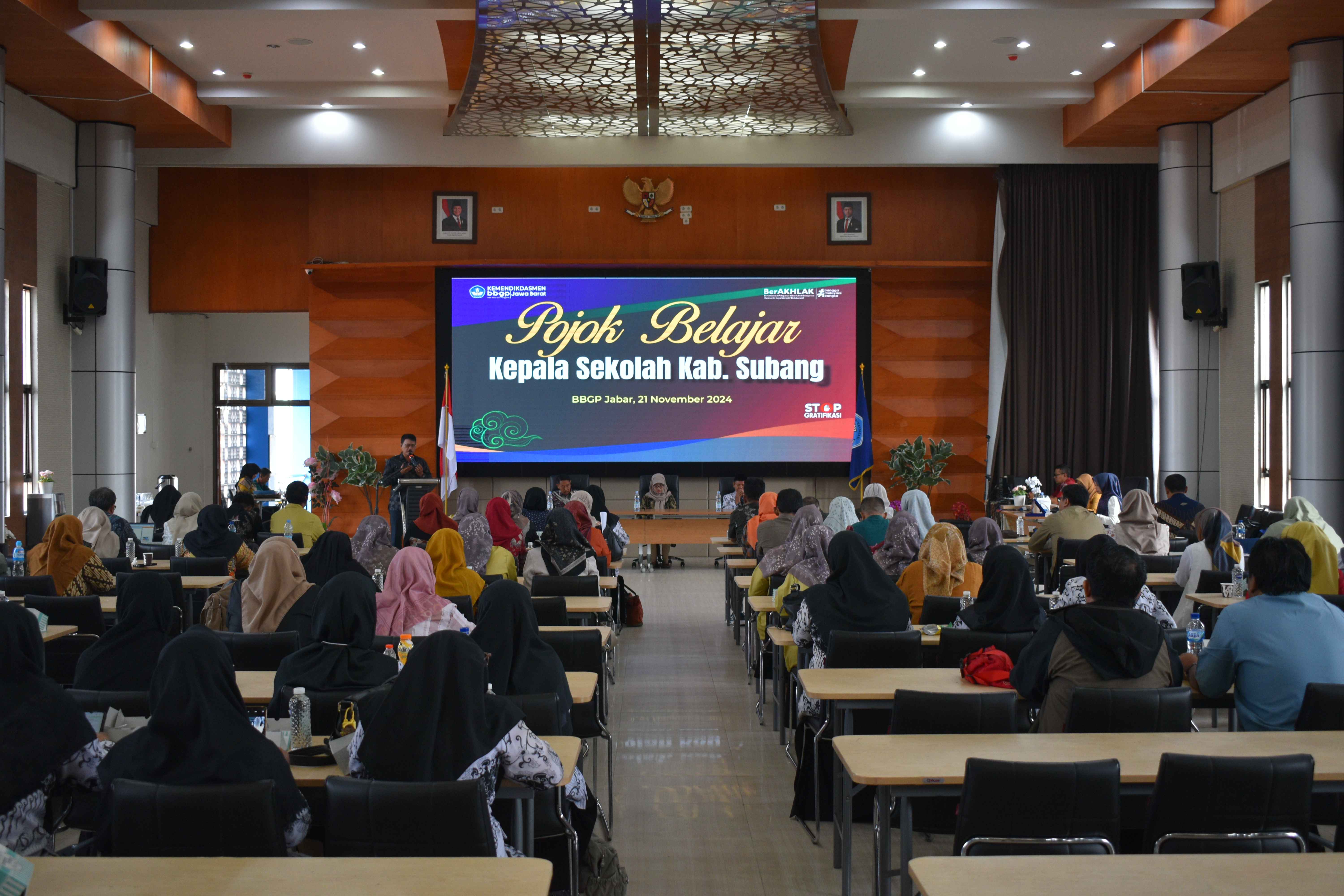Pojok Belajar: Kepala Sekolah Kabupaten Subang