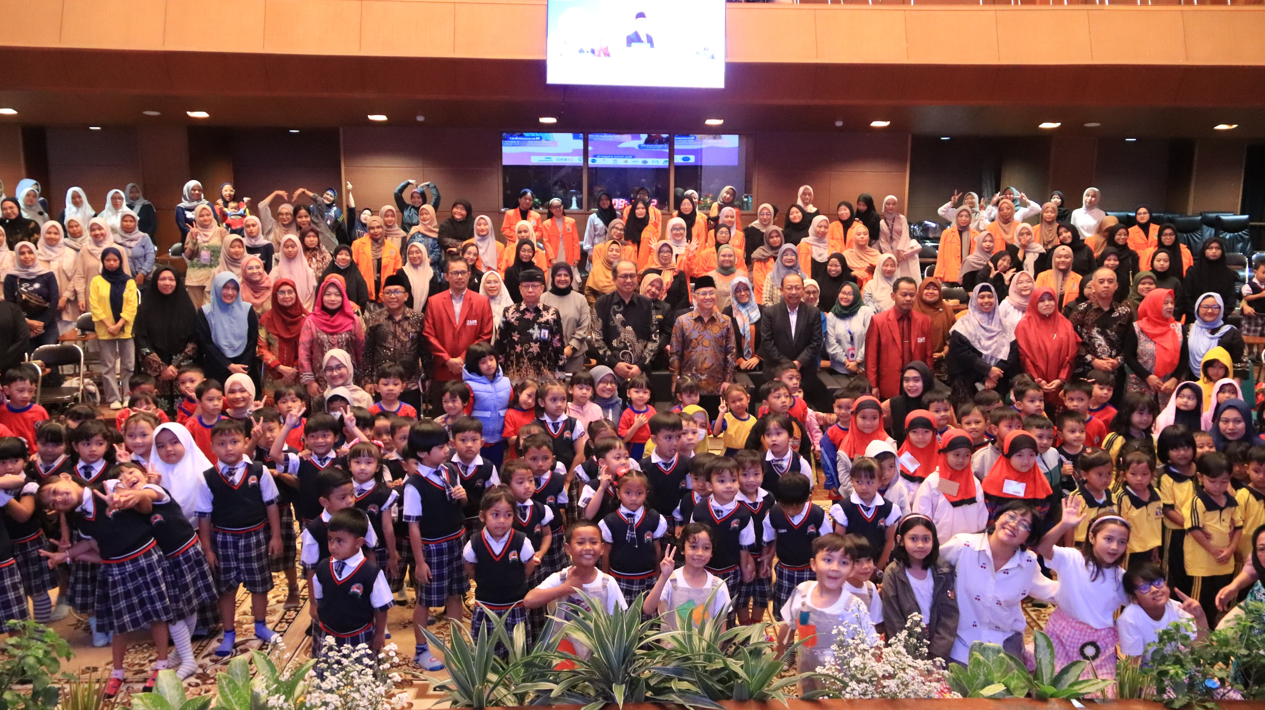 Membangun Generasi Emas: Wakil Menteri Pendidikan Hadir di Seminar Nasional UPI