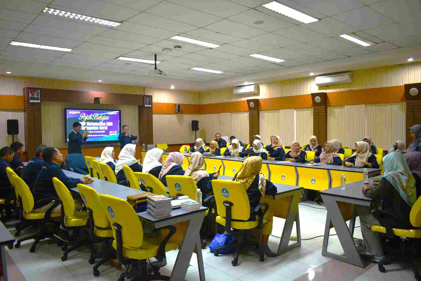 Pojok Belajar: Penguatan Asesmen Litnum MGMP Matematika SMA Kab. Garut