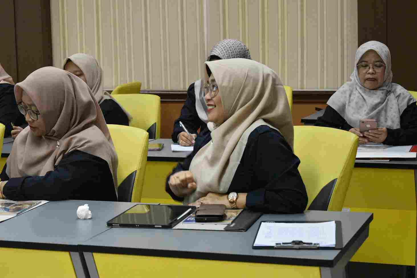 Pojok Belajar: Penguatan Asesmen Litnum MGMP Matematika SMA Kab. Garut