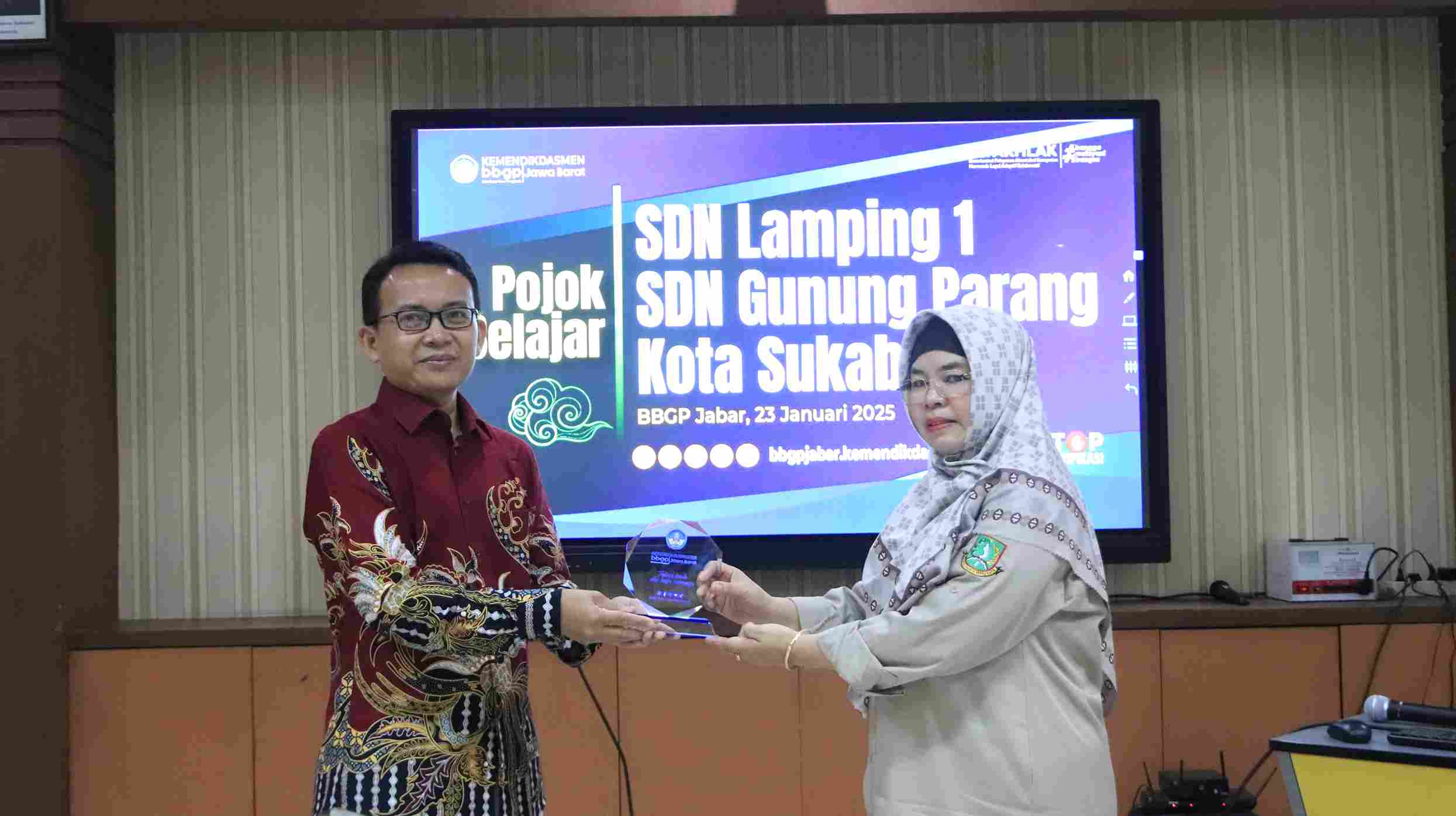 Penguatan Numerisasi: Membentuk Pola Pikir Berkembang dalam Pendidikan