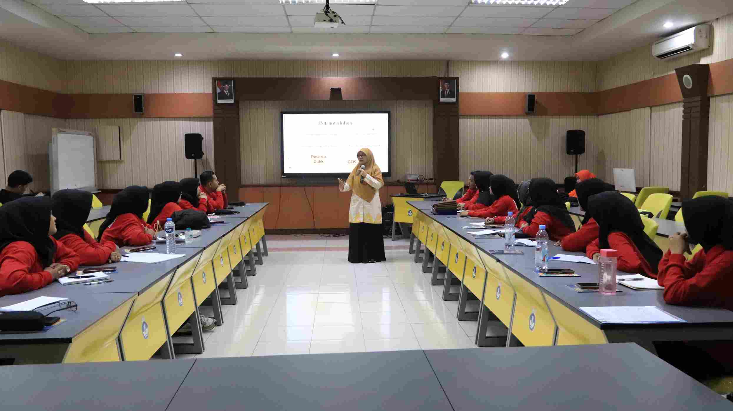 Guru SDN 1 Cilumber Asah Keterampilan Sosial dan Emosional melalui Pojok Belajar BBGP Jabar