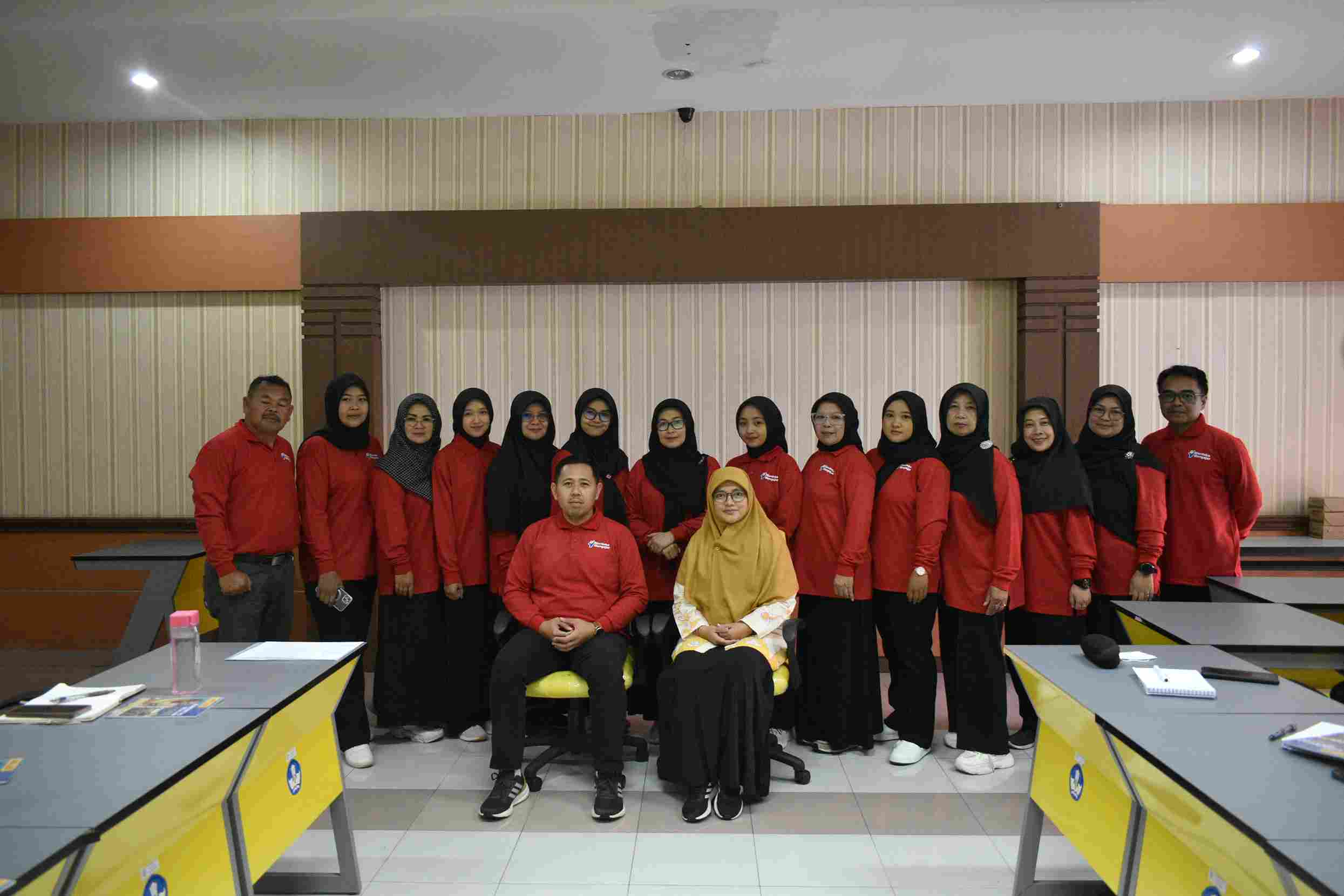 Guru SDN 1 Cilumber Asah Keterampilan Sosial dan Emosional melalui Pojok Belajar BBGP Jabar