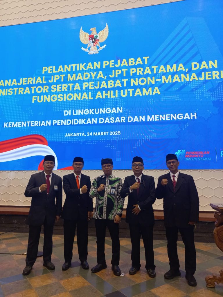 Mendikdasmen Abdul Mu'ti Lantik Pejabat Manajerial dan Non-Manajerial di Jakarta