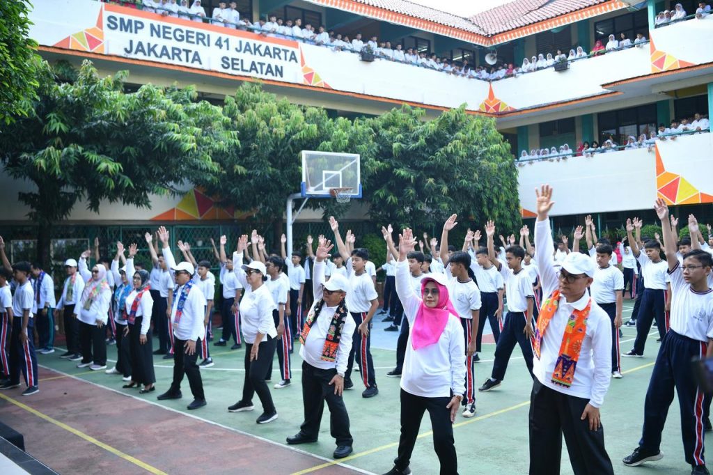 Mendikdasmen Luncurkan Buku Panduan Gerakan 7 Kebiasaan Anak Indonesia Hebat: Wujudkan Generasi Berkarakter Menuju Indonesia Emas 2045
