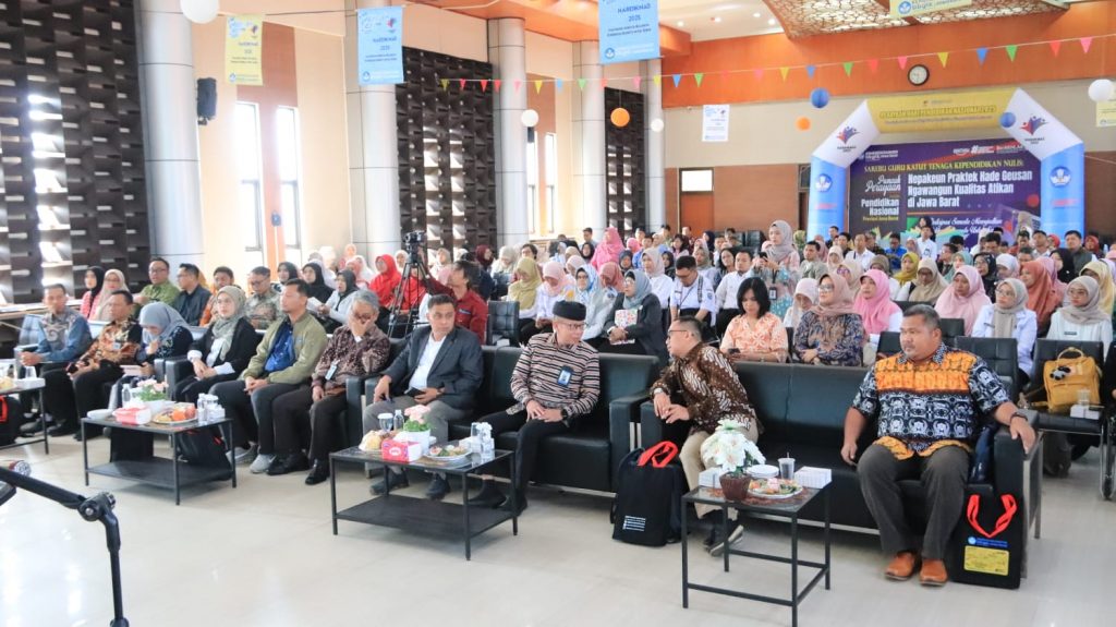 Puncak Hardiknas 2025 Jawa Barat, 1000 GTK Luncurkan Buku Praktik Baik