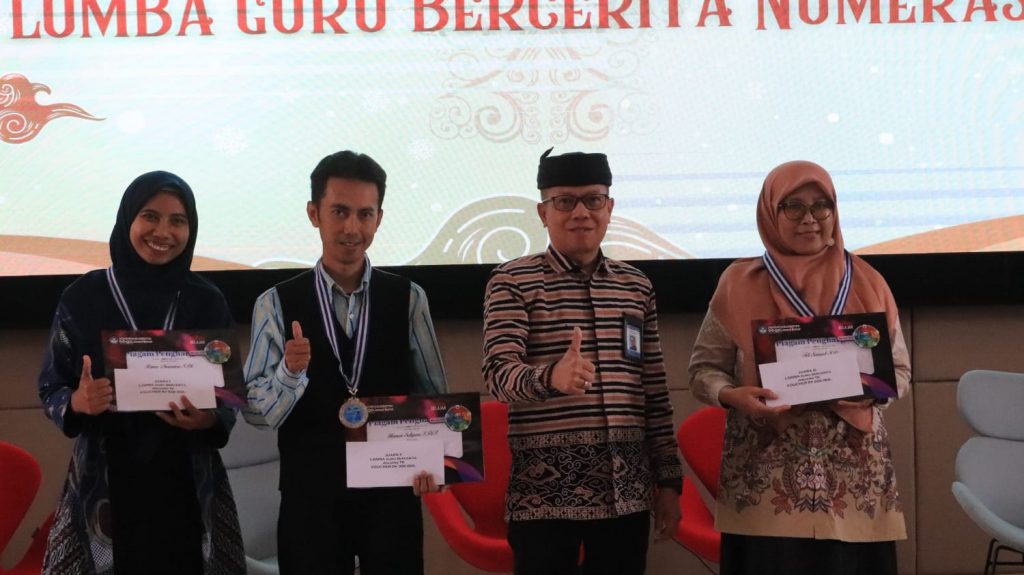 Puncak Hardiknas 2025 Jawa Barat, 1000 GTK Luncurkan Buku Praktik Baik