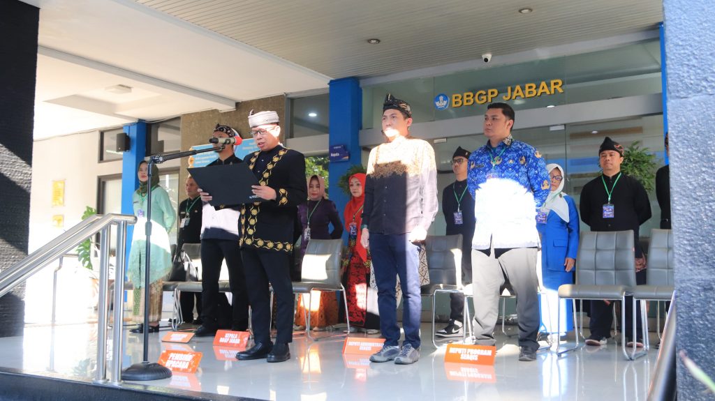 Upacara Peringatan Hardiknas 2025 di Lingkungan BBGTK Jabar