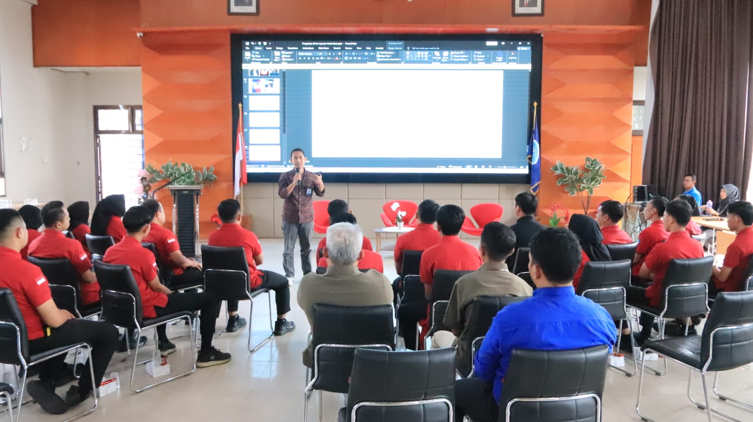 Penguatan ZI WBK/WBBM Bagi Tim Layanan Kebersihan BBGTK Jabar