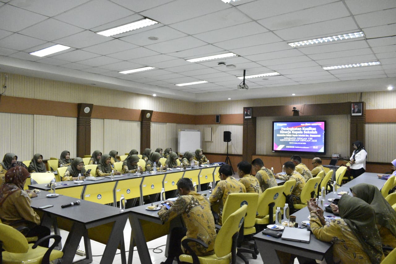 Peningkatan Kualitas Kinerja Kepala Sekolah: Memimpin dengan Visi, Menggerakkan dengan Aksi