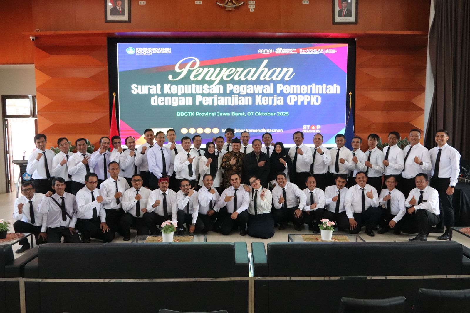 Serahkan SK PPP3 Kepada 64 Pegawai, Kepala BBGTK Jabar Tekankan Nilai BerAKHLAK ASN