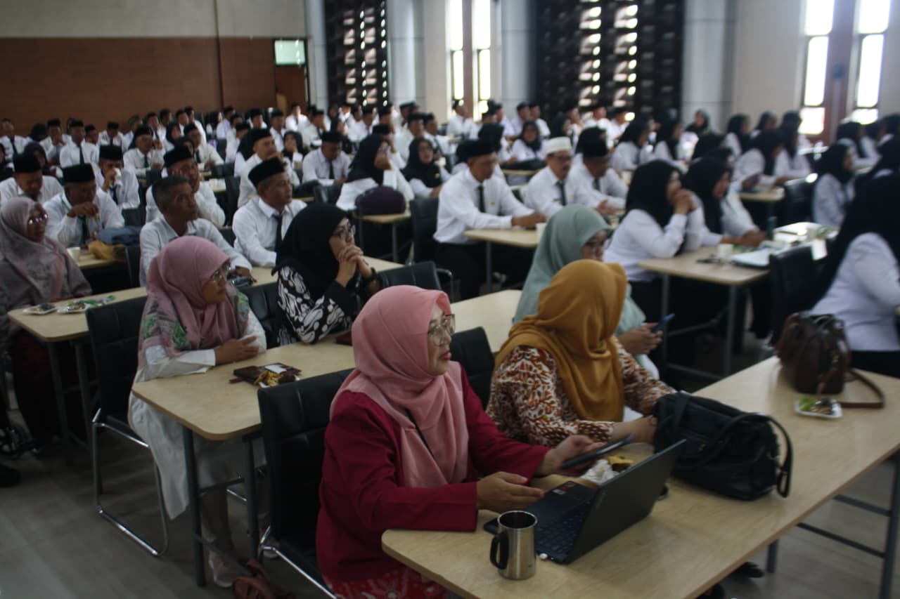 Pelatihan Bakal Calon Kepala Sekolah Kabupaten Karawang Resmi Dibuka