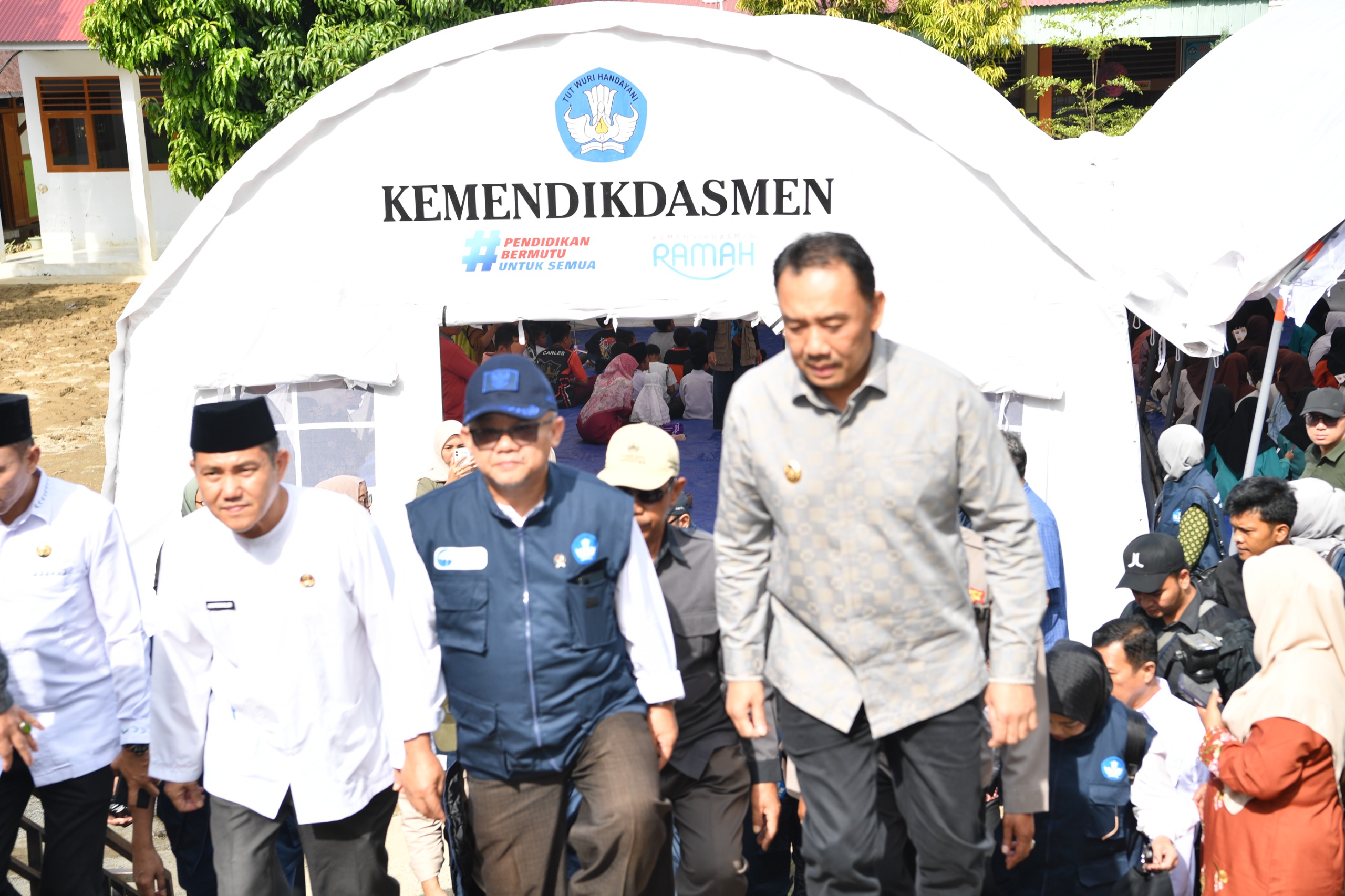 Sekolah Terdampak Banjir di Sumbar, Apresiasi Gerak Cepat Kemendikdasmen