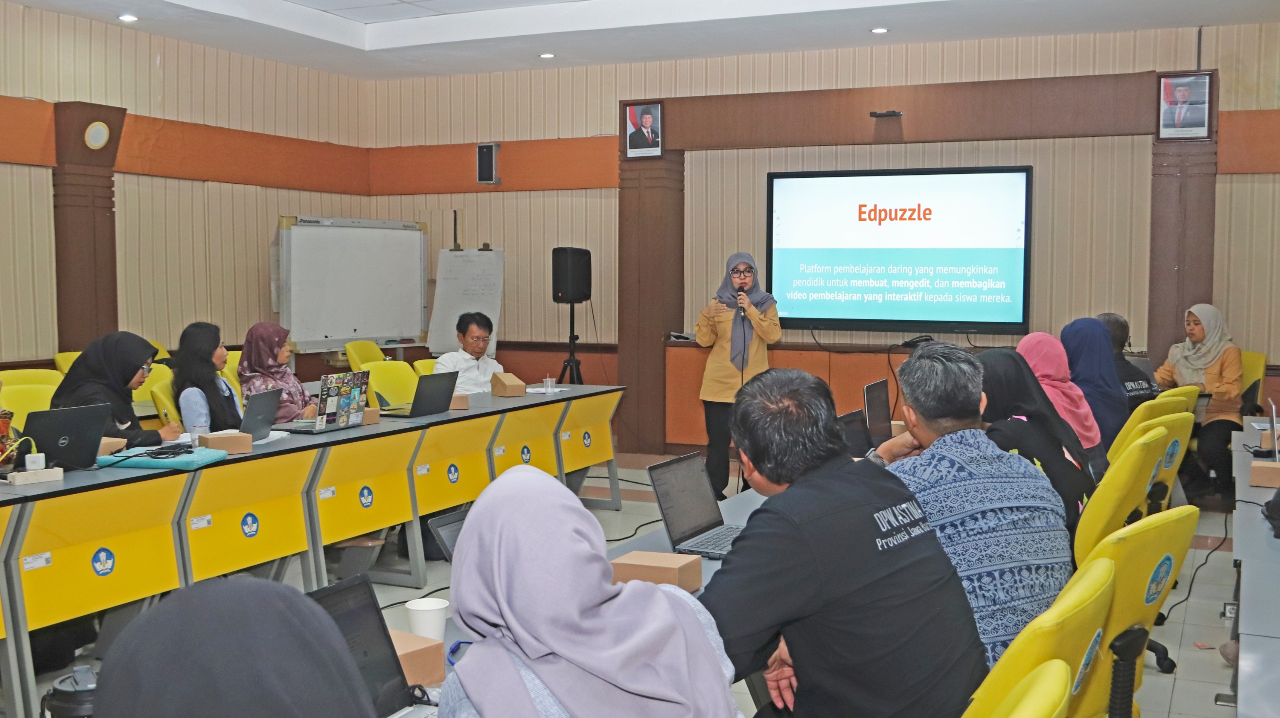Dorong Inovasi Pembelajaran Nonformal, Pojok Belajar ASTINA Jabar Bahas Bahan Ajar Digital