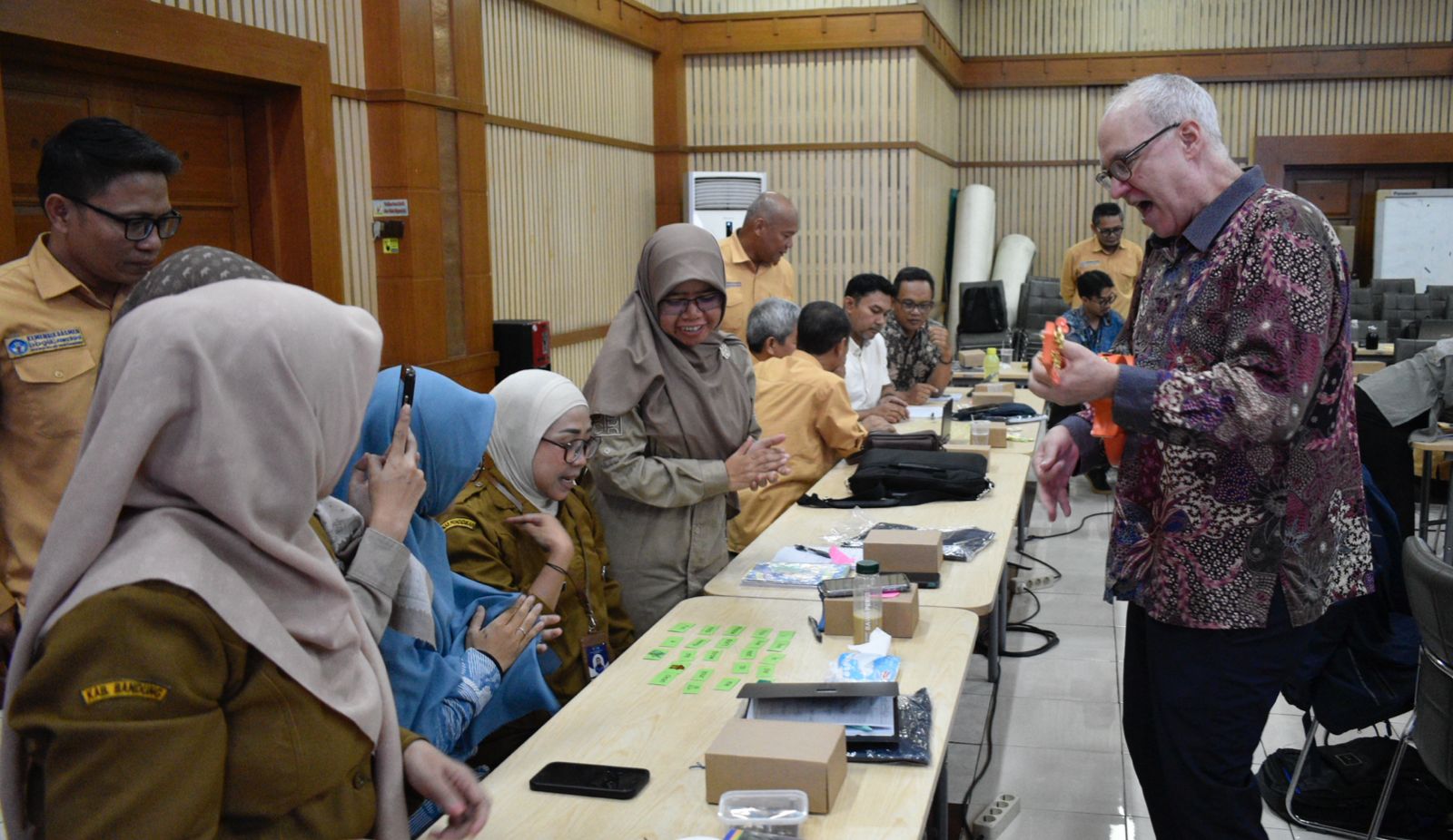 BBGTK Jabar Gelar Workshop “Practical Activities to Teach English” Bersama RELO Kedutaan Besar AS